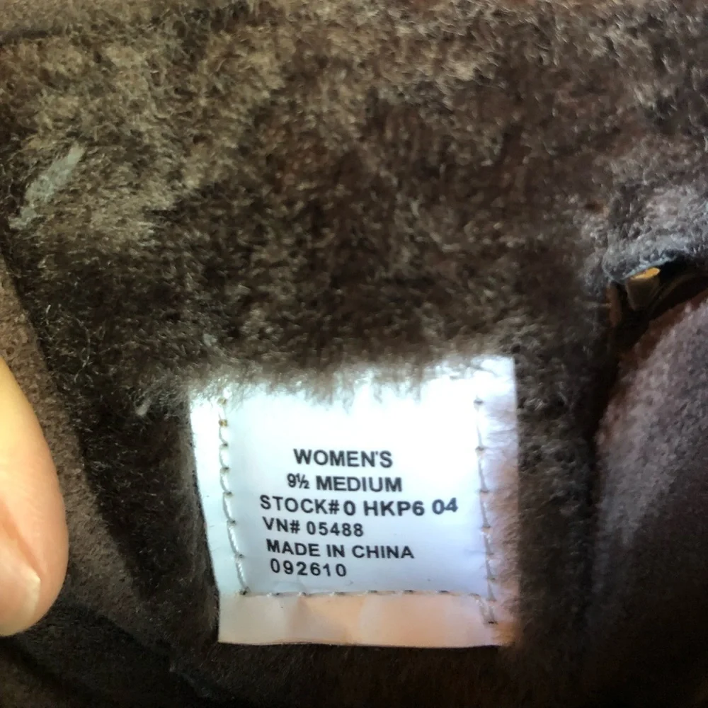 Suede L.L.Bean brown moccasin boots. Lace up, side zipper, warm lining. Size 9.5 - Picture 5 of 7